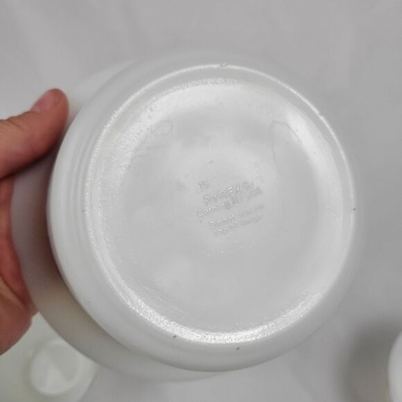 PYREX VINTAGE Corning Milk Glass Old Town Blue Onion Coffee Tea Mug Cu… - Picture 3 of 5